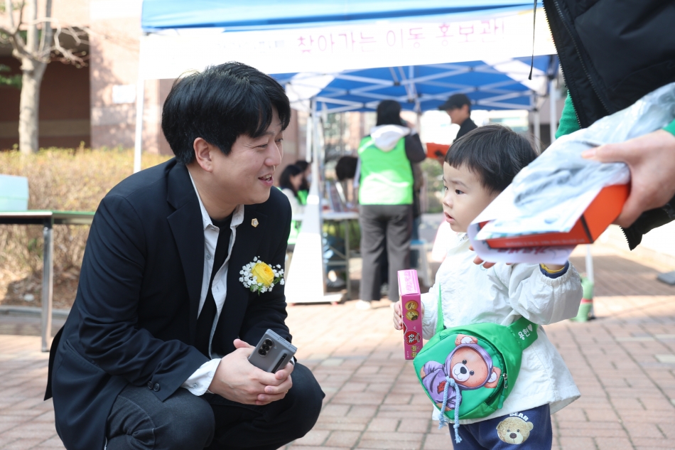 능곡 신안 인스빌 아파트 최우수단지선정 기념 현판식_2