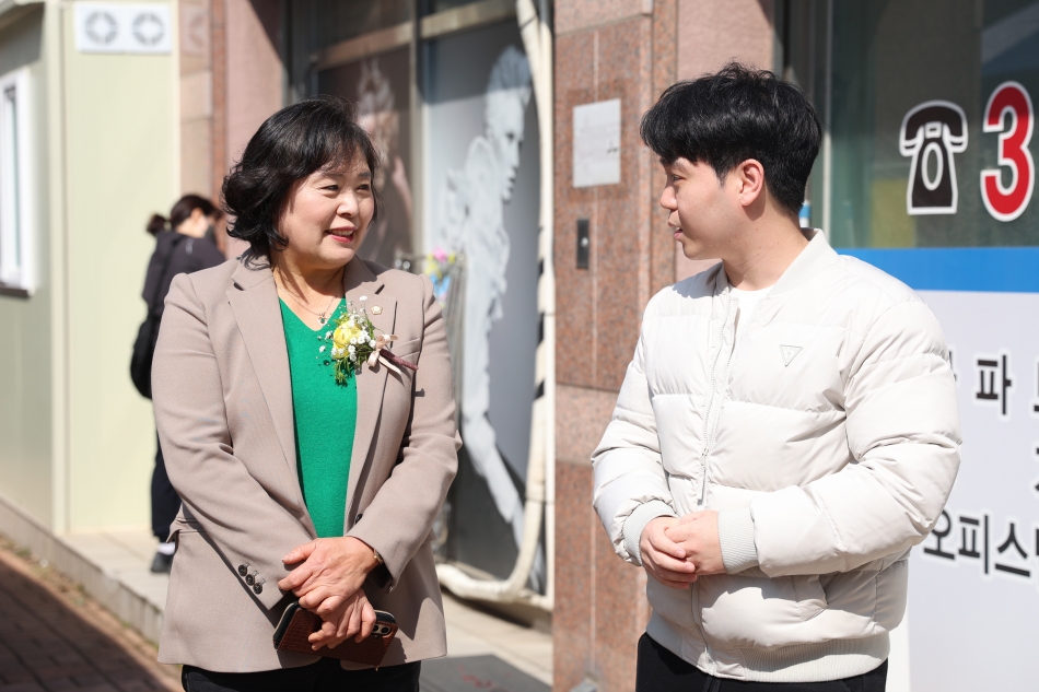능곡 신안 인스빌 아파트 최우수단지선정 기념 현판식_3