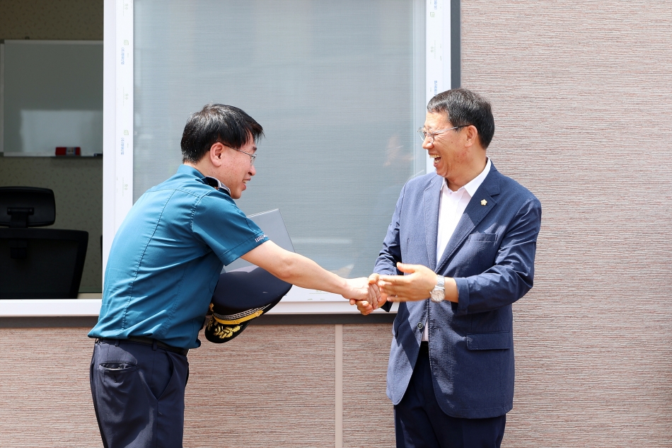 거북섬 경찰센터 현판식_9